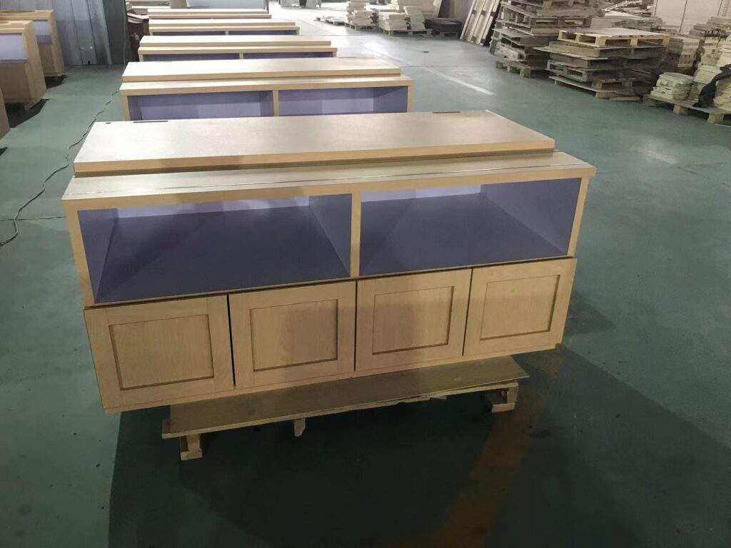 ホテルのビュッフェテーブル