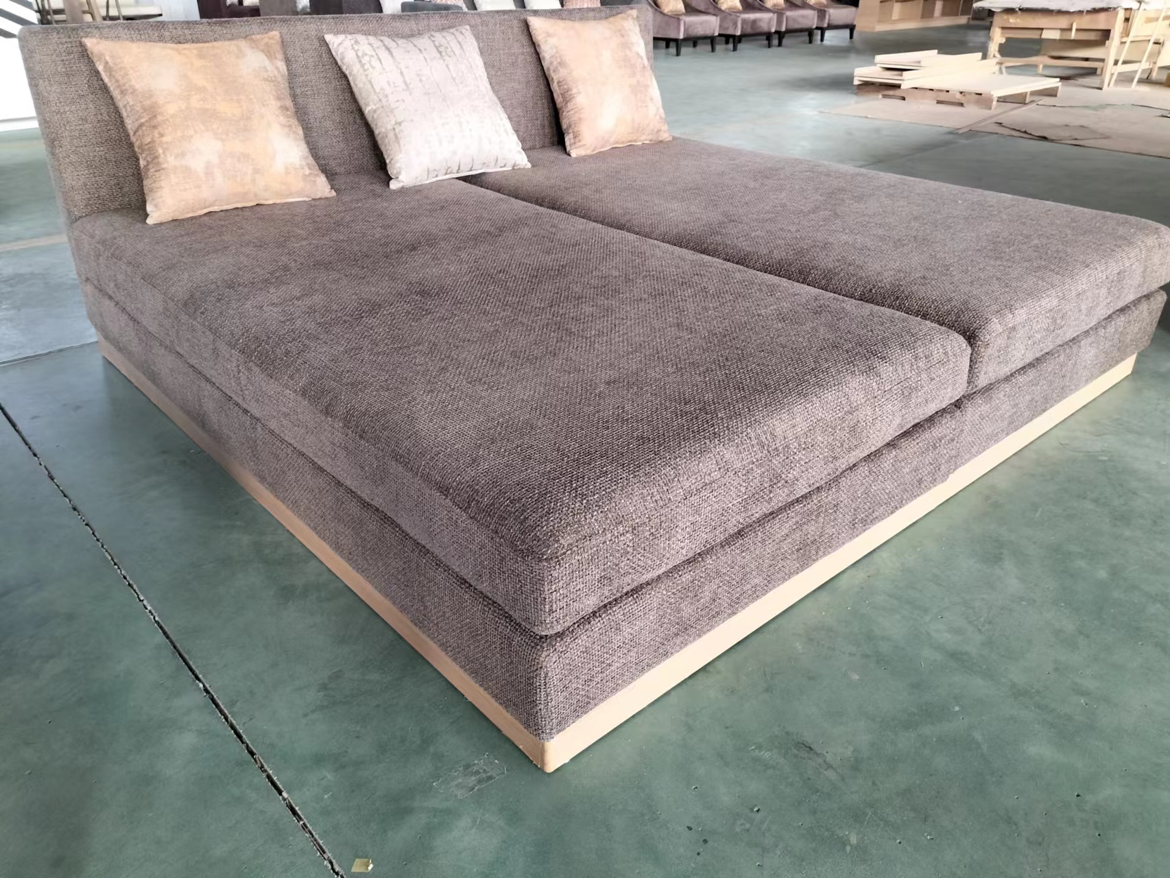 ホテル客室ベッド（特注家具工場）