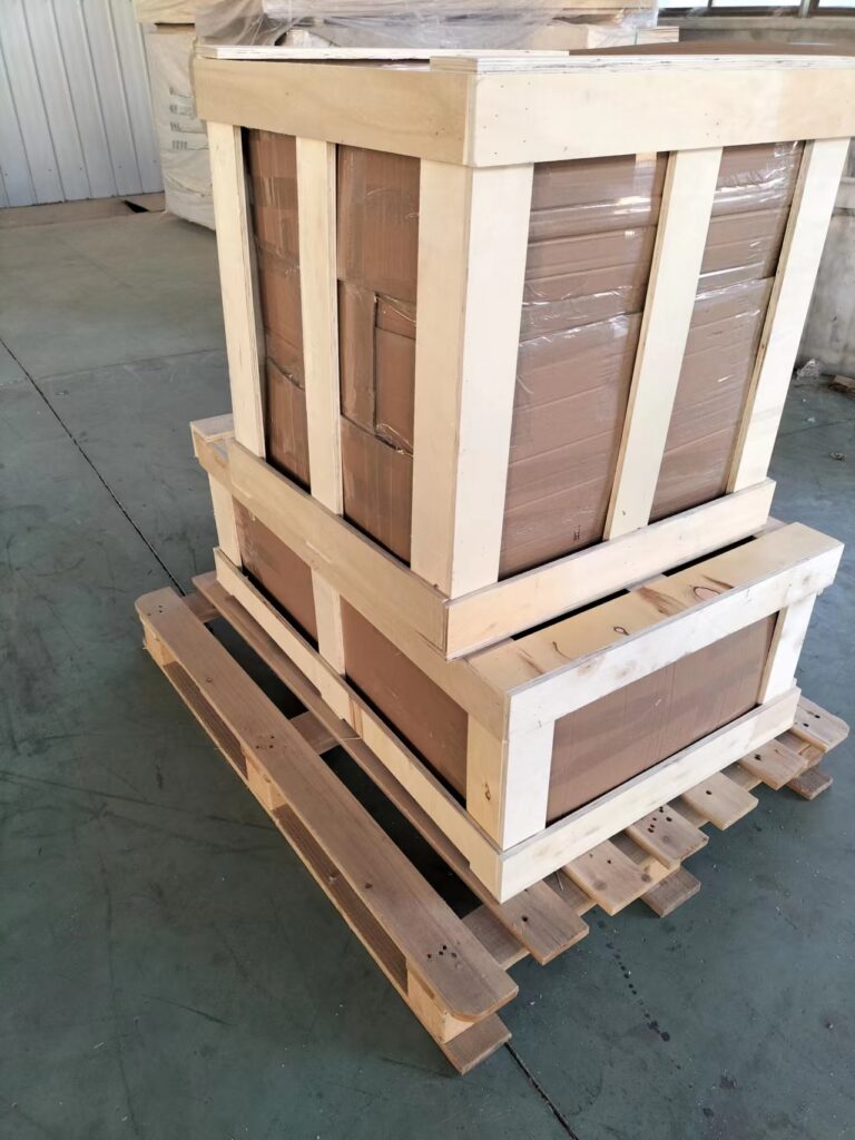 中国家具工場から混載便の出荷