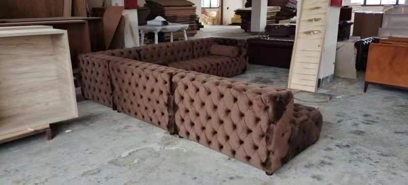 ボタン絞りソファ