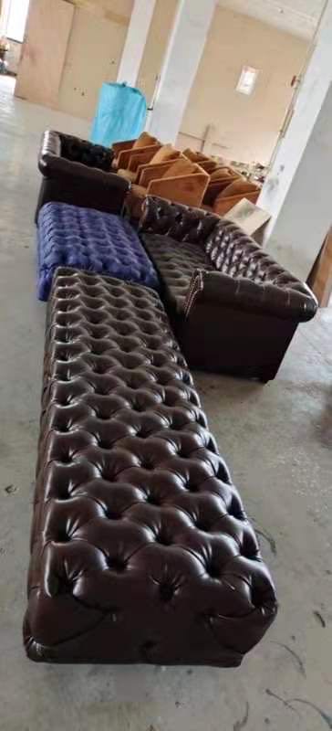 ボタン絞りソファ