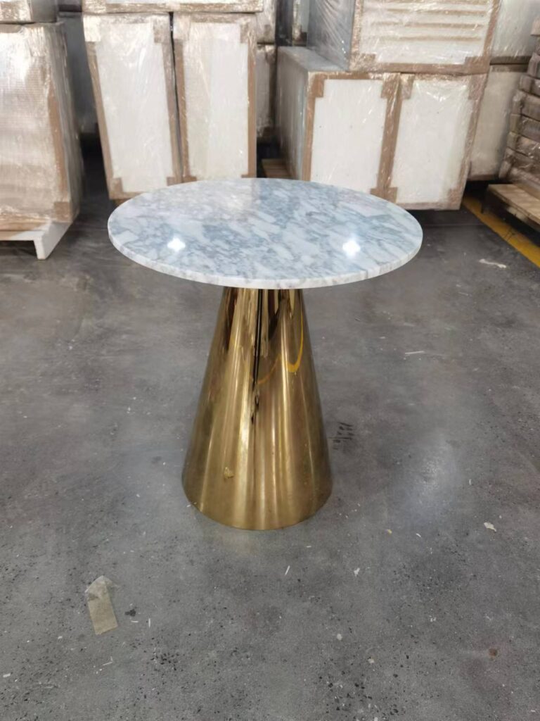 円錐形のステンレスの脚