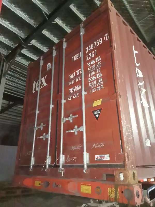 中国家具メーカーから深夜に出荷