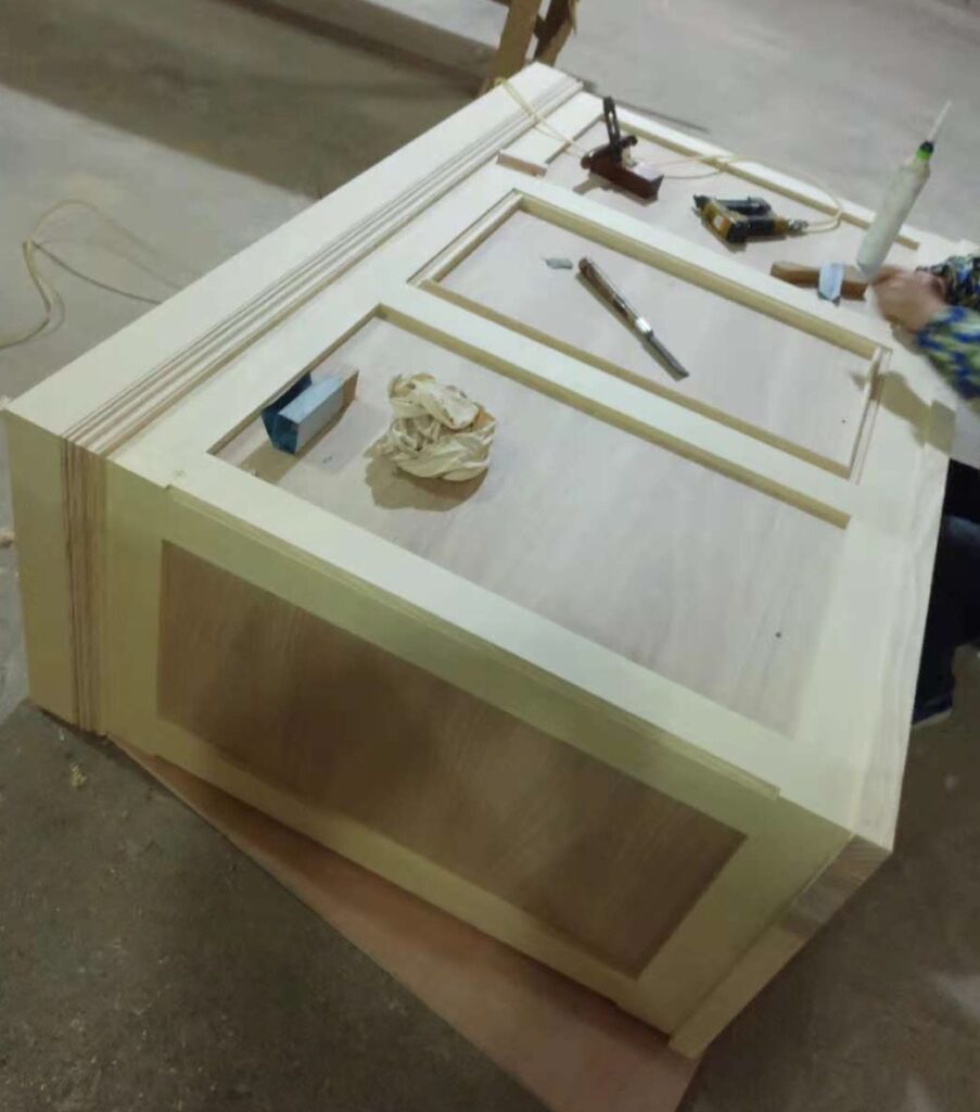 家具の化粧モールの取り付け