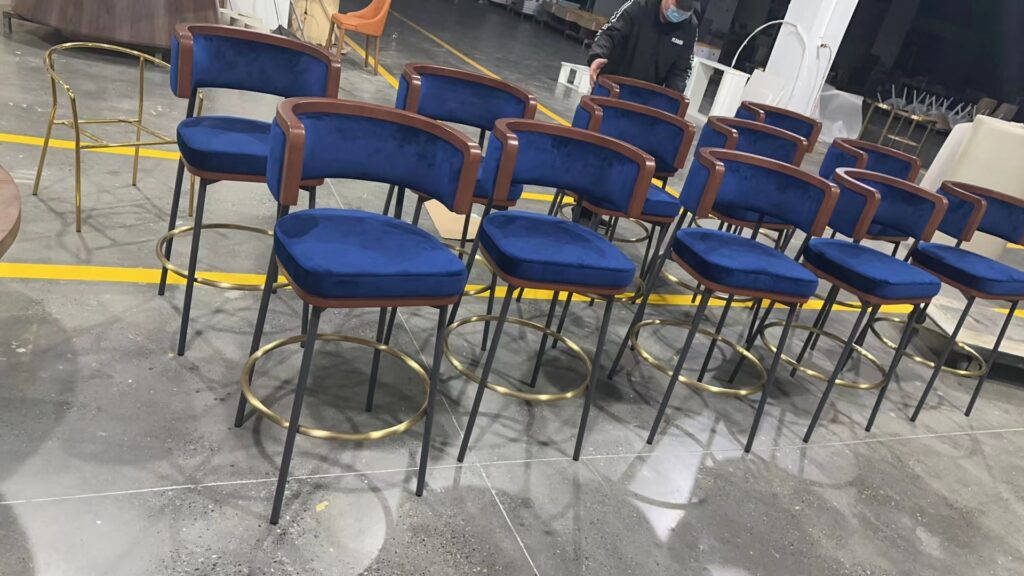 鉄・木・ウレタン・布を一度に使ったオーダーチェアー