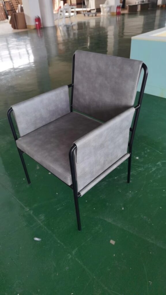 オーダースチールチェアー