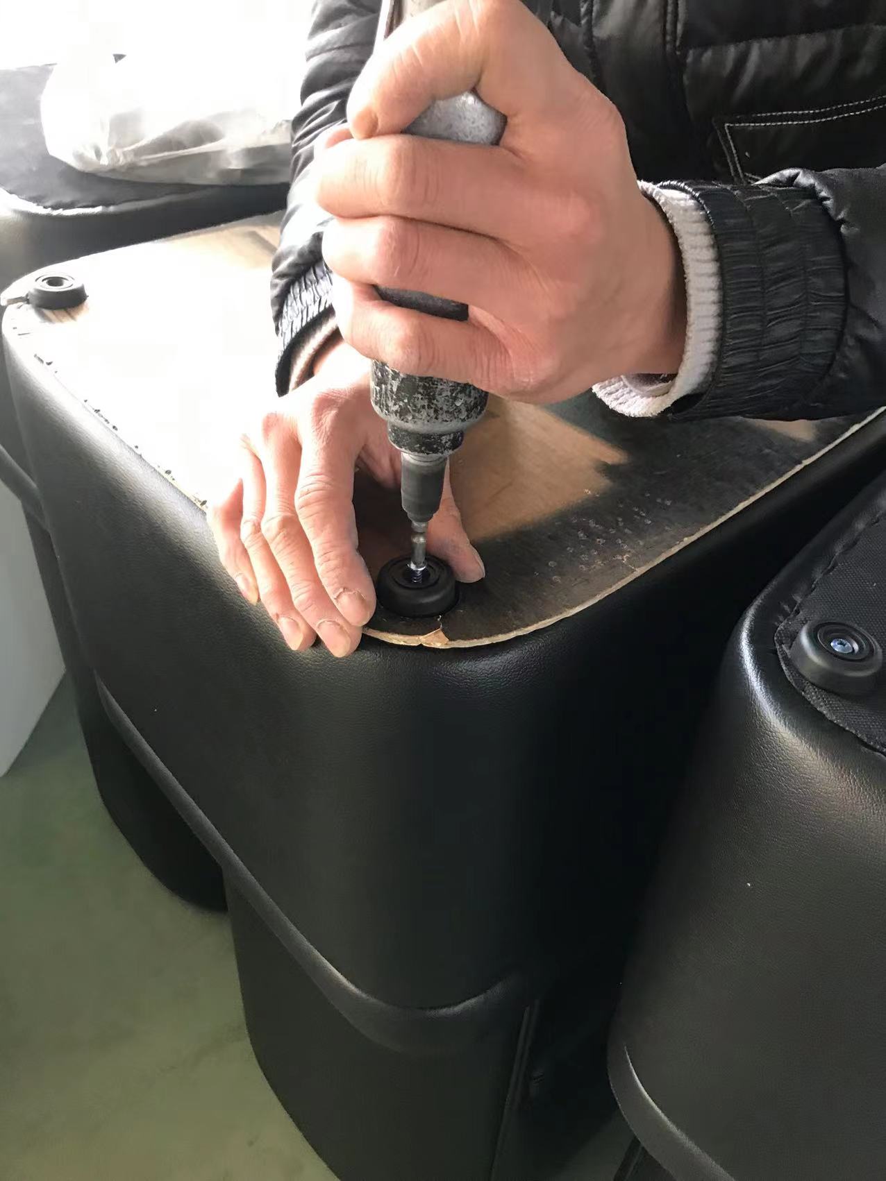 スツールのプラパート