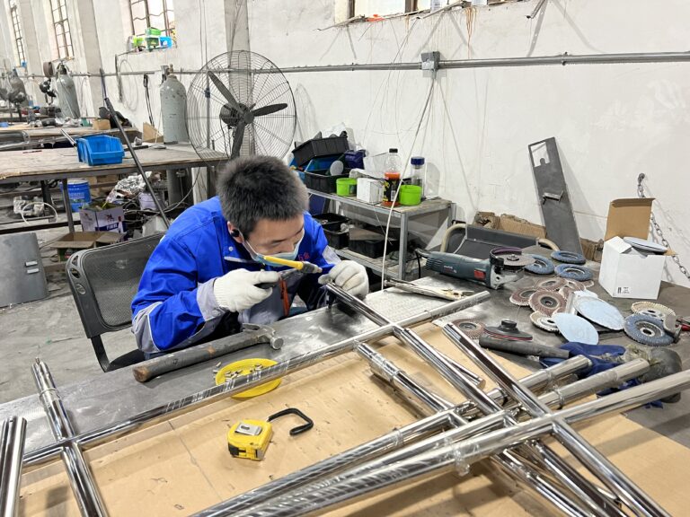 スチールオーダー家具の製作