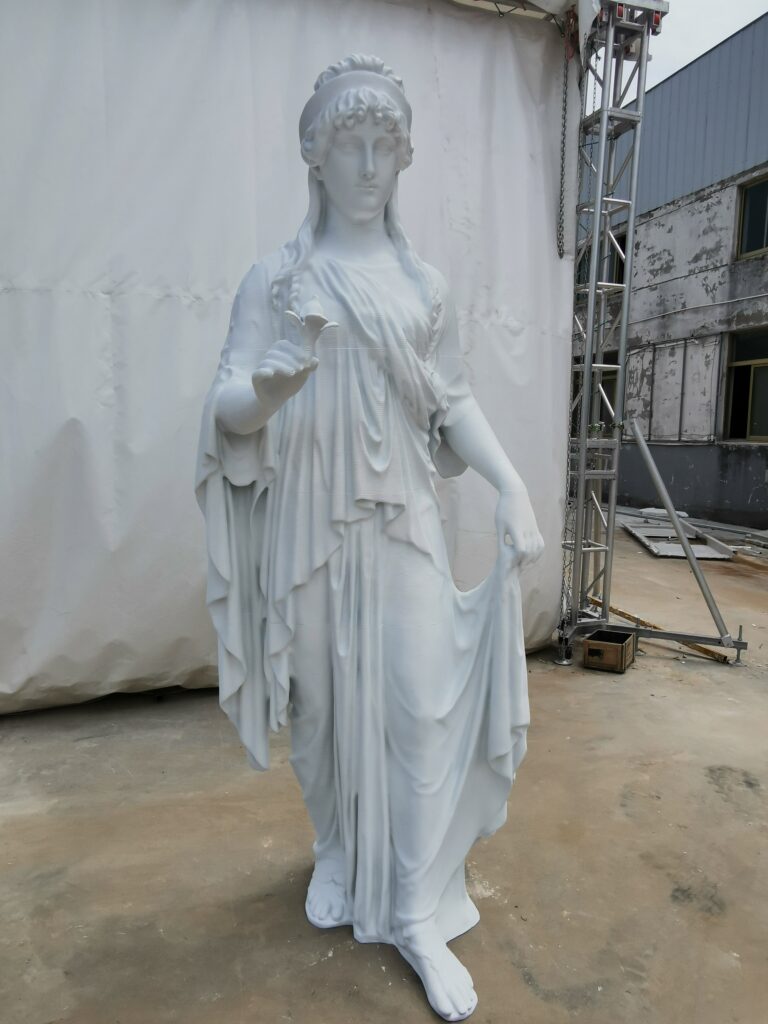 FRPで等身大像の製作