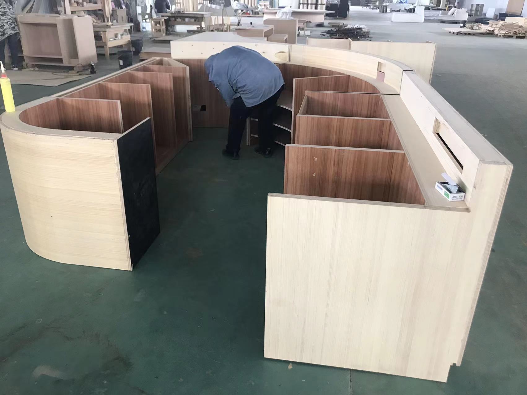 大型家具の組み立て