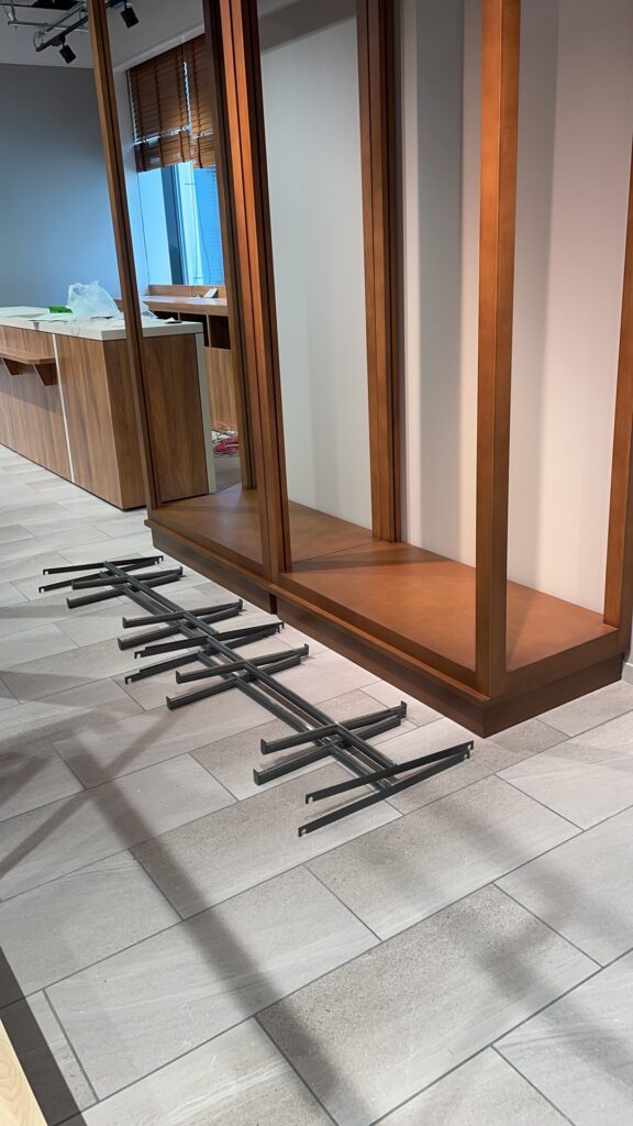 オーダー衣料什器