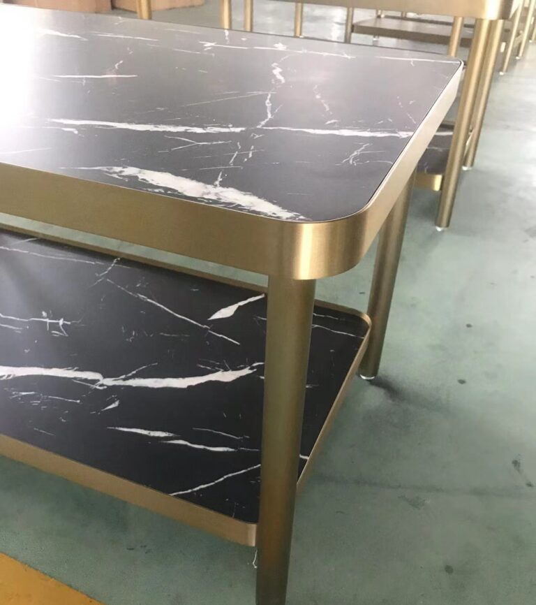 真鍮色メッキフレームの大理石テーブル