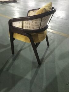 籐を使った椅子
