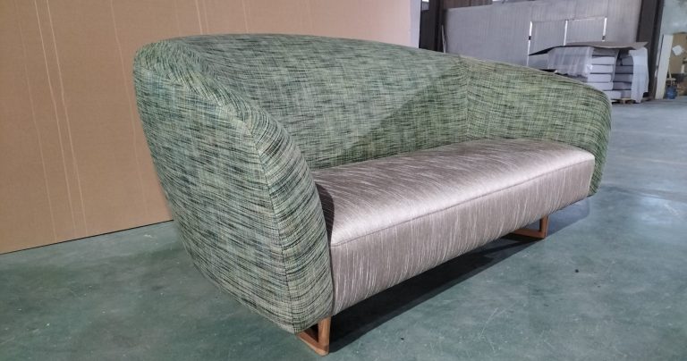 丸みがあるオーダーソファ