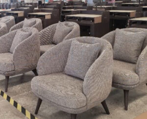 中国の家具工場でオーダーメイド家具を作る