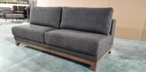 中国の家具工場でオーダーメイド家具を作る