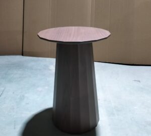 家具工場で製作するオーダーテーブル