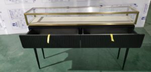 中国の家具工場でオーダーメイド家具を作る