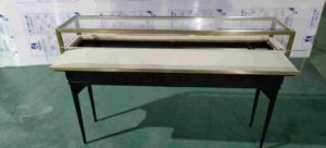 家具工場でオーダーメイド家具を作る