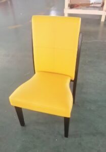 家具工場で特注でスタッキングチェアの製作