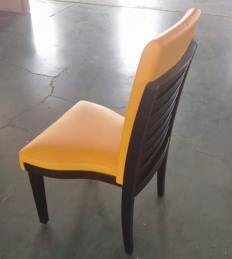 家具工場で特注でスタッキングチェアの製作