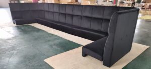 家具工場でオーダーメイド家具を作る