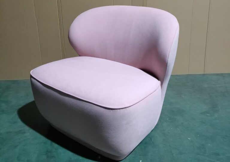 家具工場でオーダーメイド家具を作る