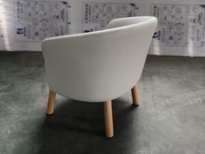 家具工場でオーダーメイドチェア