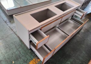 家具工場でオーダーメイド家具を作る