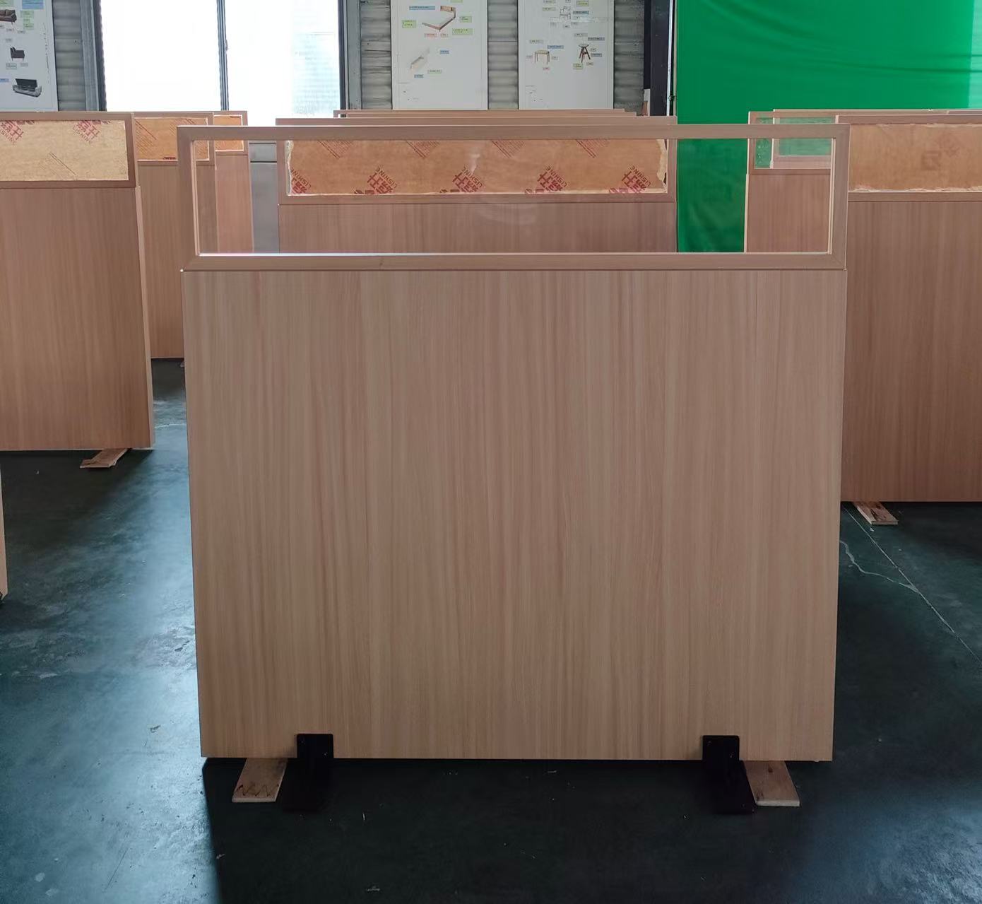 家具工場でオーダーメイド家具を作る