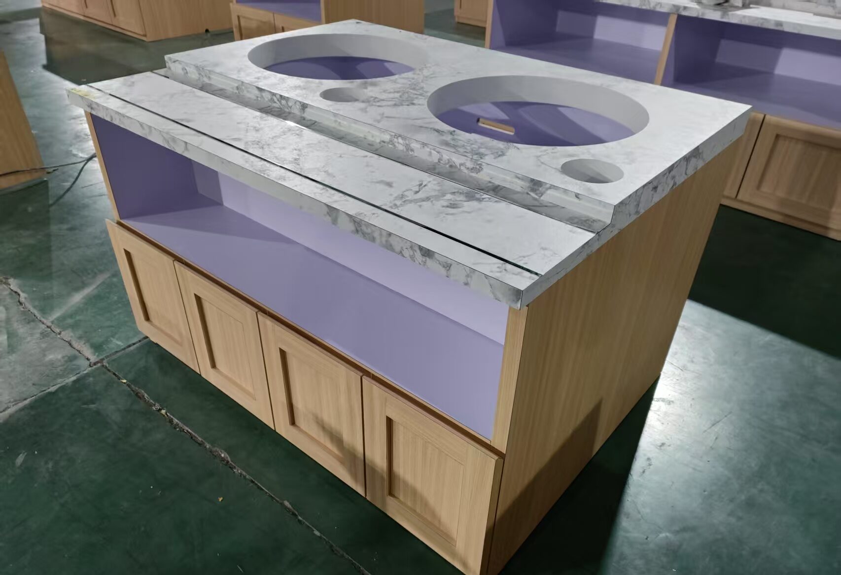 中国の家具工場でオーダーメイド家具を作る