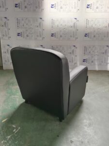 家具工場でオーダーメイド家具を作る