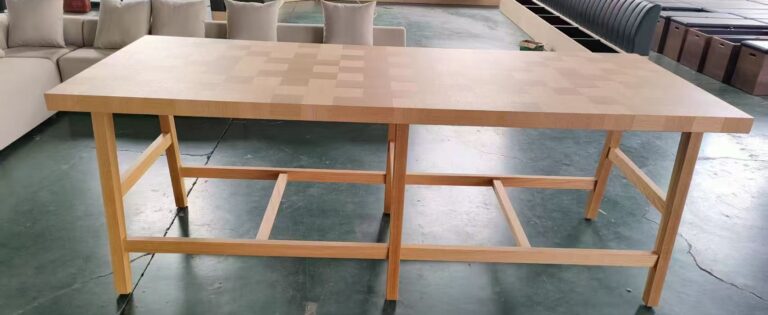 家具工場でオーダーメイド家具を作る