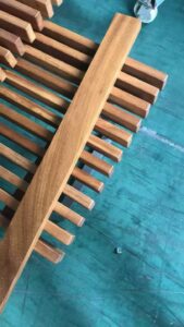 オリジナルデザインのベンチ