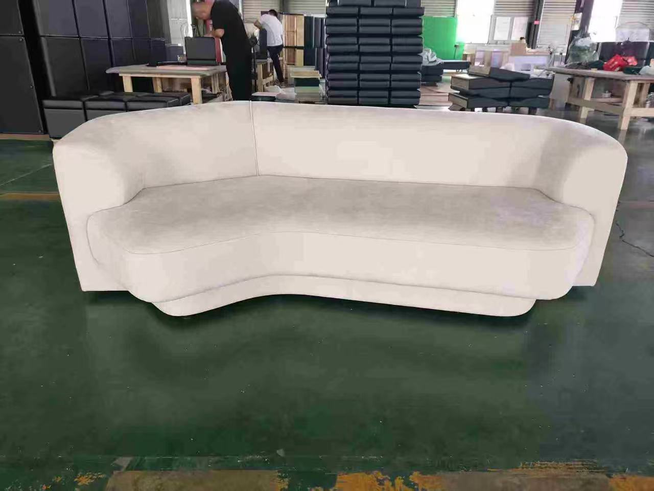 中国の家具工場でオーダーメイド家具を作る