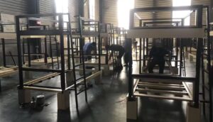 特注デザインのホテル用２段ベッド