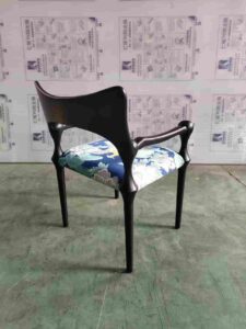 中国の家具工場でオーダーメイド家具を作る