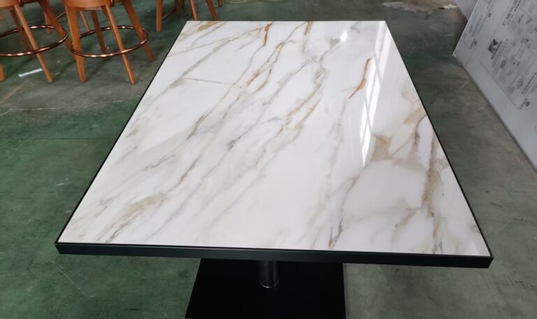 家具工場でオーダーメイド家具を作る