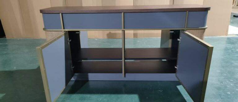 中国の家具工場でオーダーメイド家具を作る