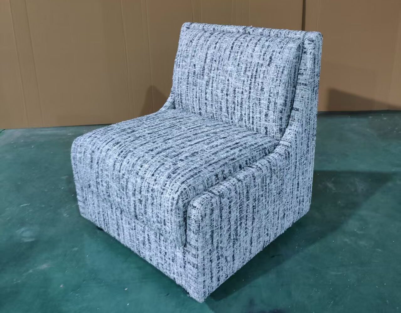 中国の家具工場でオーダーメイド家具を作る