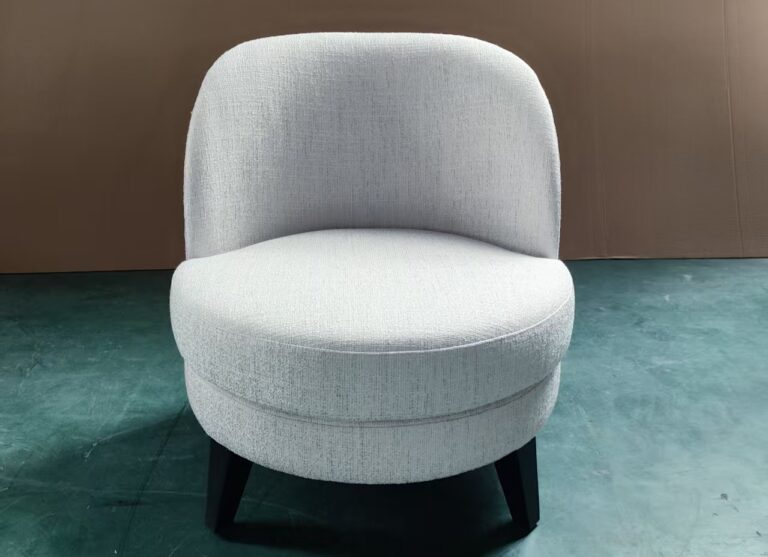 中国の家具工場でオーダーメイド家具を作る