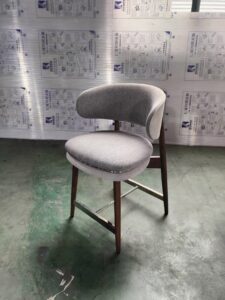 中国の家具工場でオーダーメイド家具を作る