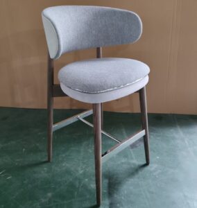 中国の家具工場でオーダーメイド家具を作る